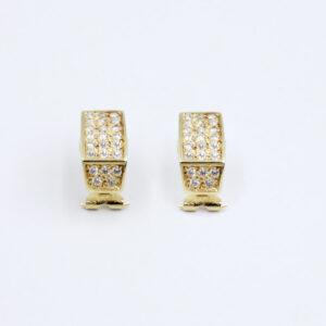 Pendientes rectangular con cierre omega en Oro 18kla