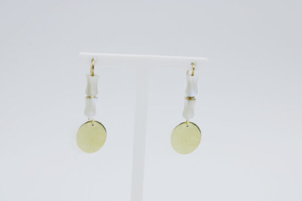 Pendientes largos nacar y oro 18k