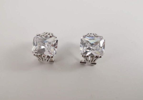 Pendientes de Oro blanco Circonita Cierre Omega