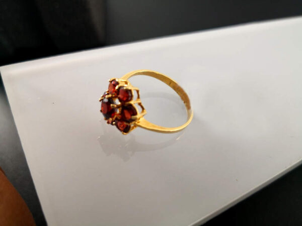 Sortija de Granate en Oro 18 k