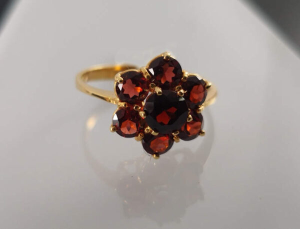 Sortija de Granate en Oro 18 k
