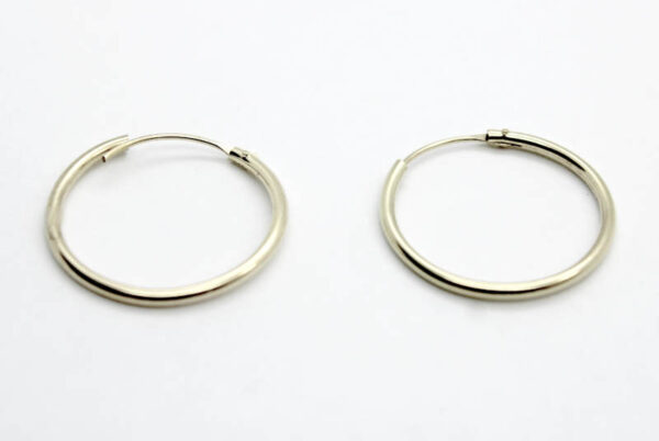 Aros de tubo liso en Oro 18k