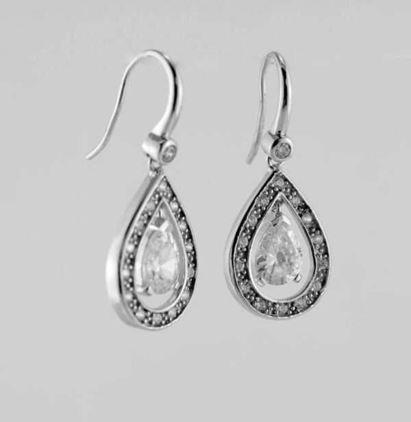 Pendientes largos con circonita en Plata Ley Rodiada