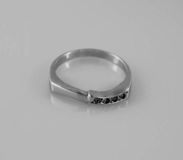 Sortija  Oro Blanco 18 k y piedras Circonitas - Imagen 2
