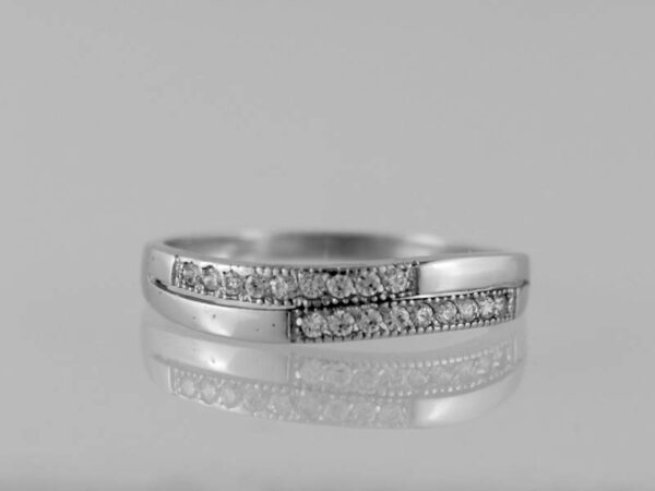 Sortija Oro Blanco 18k y Piedras circonitas