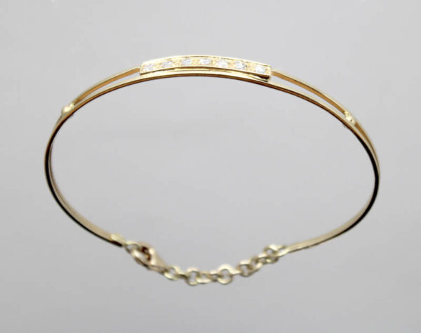 Pulsera Hilo Semirígida Ovalada con Circonitas en Oro - Imagen 4
