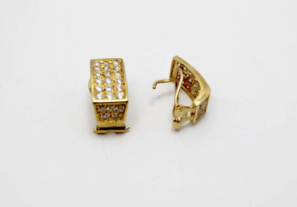 Pendientes rectangular con cierre omega en Oro 18kla - Imagen 2