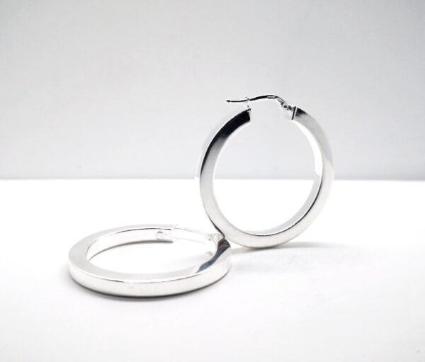 Aros de Hilo Cuadrado en Plata Ley