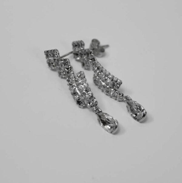 Pendientes largos con Circonitas en Oro Blanco 18k - Imagen 2