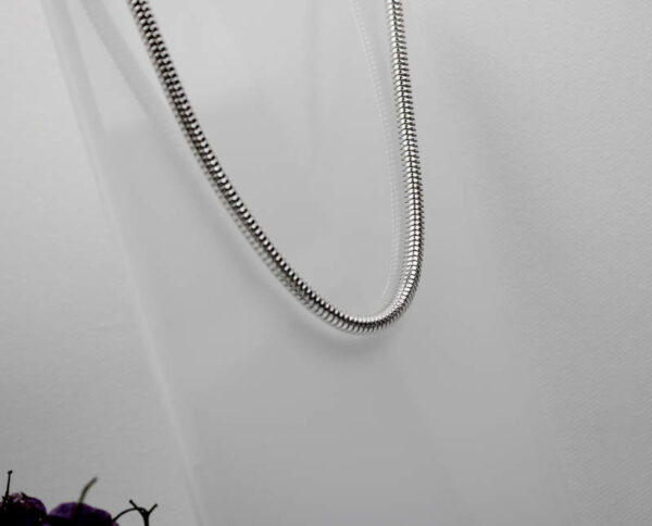 Cadena.Gargantilla Gusano redonda en Plata ley 925