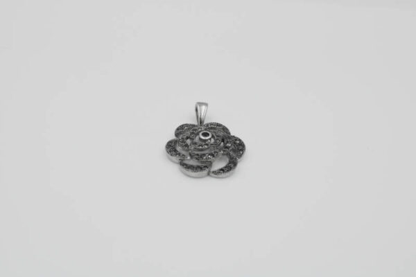 Colgante Flor en Plata Ley  y Piedras Negras - Imagen 4