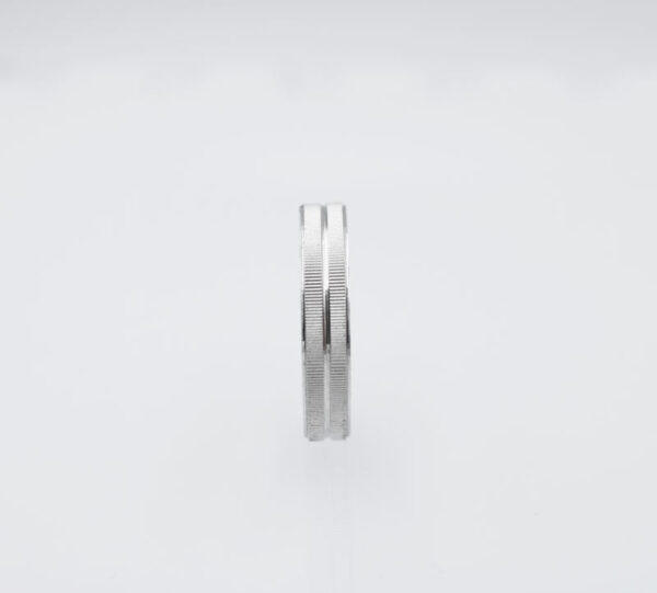 Alianza de Plata labrada Unisex 4 mm - Imagen 3