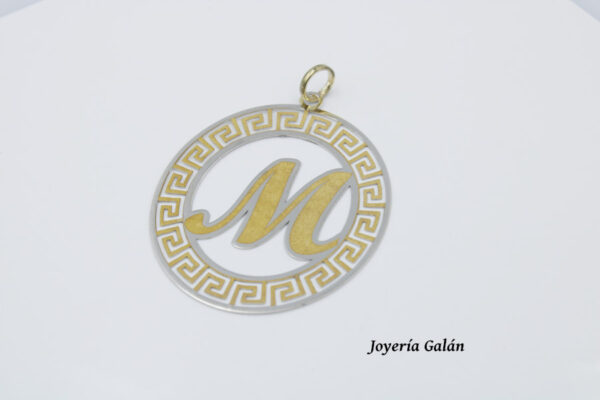Colgante Letra M en Oro 18k Laser - Imagen 6