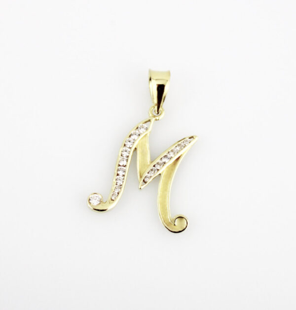 Colgante letra M con circonitas en oro 18 k