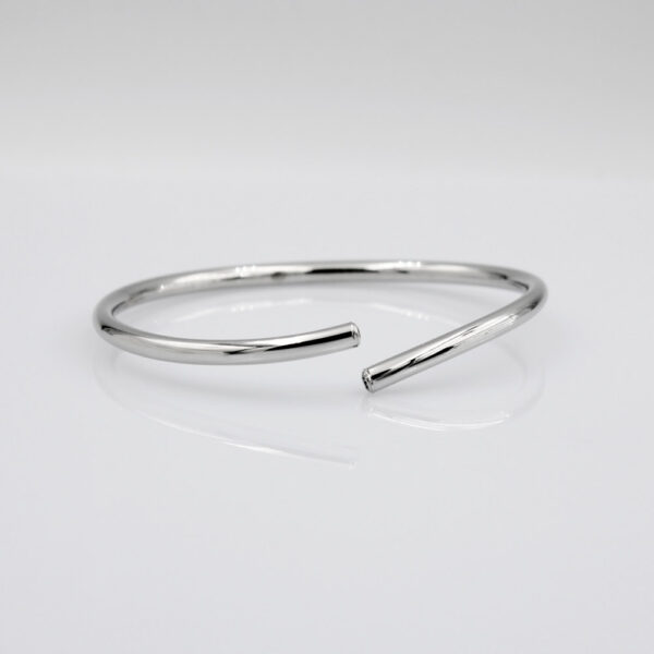 Pulsera Brazalete Tubo en Plata Ley Rodiada y Circonita