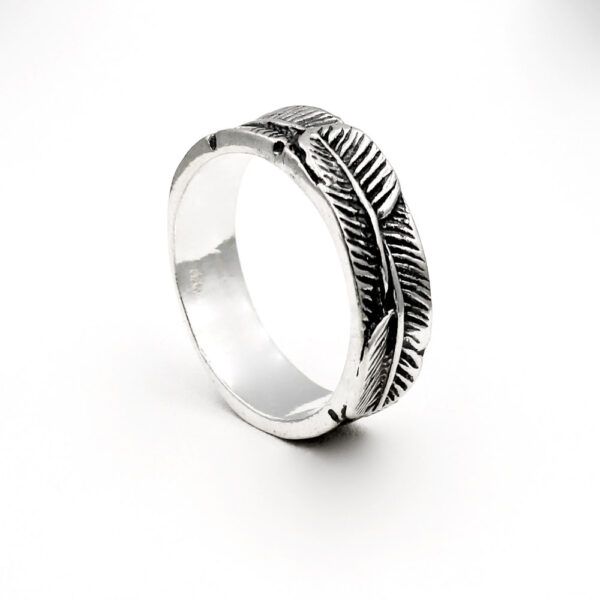 Sortija con Forma de Hoja en Plata Ley 925