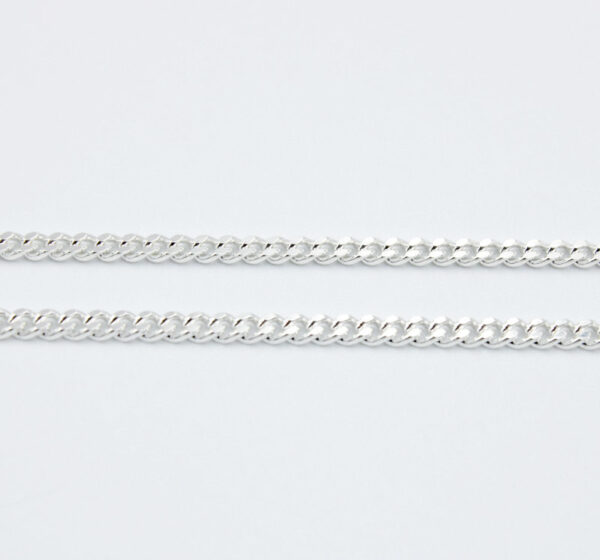 Cadena Barbada tupida en Plata ley 925.