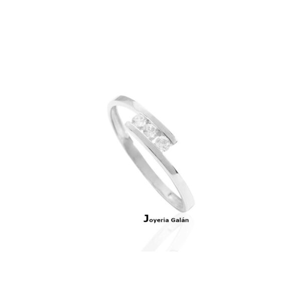 Sortija Oro Blanco 18k con Tres Circonitas