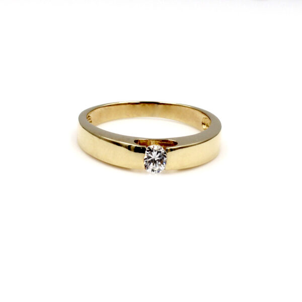 Sortija modelo Solitario en Oro 18 k y Circonita