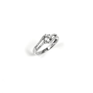 Anillo Solitario con Piedras Circonitas en Plata Ley Rodiada
