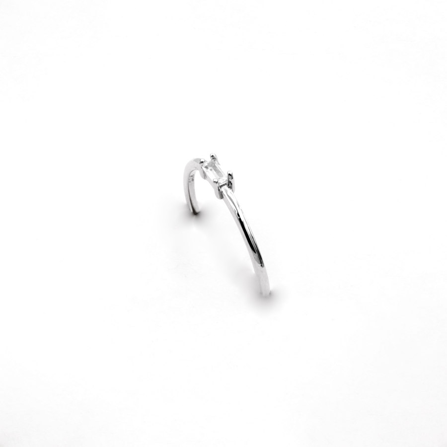 Anillo con Piedra circonita rectangular en plata Ley. SO04270