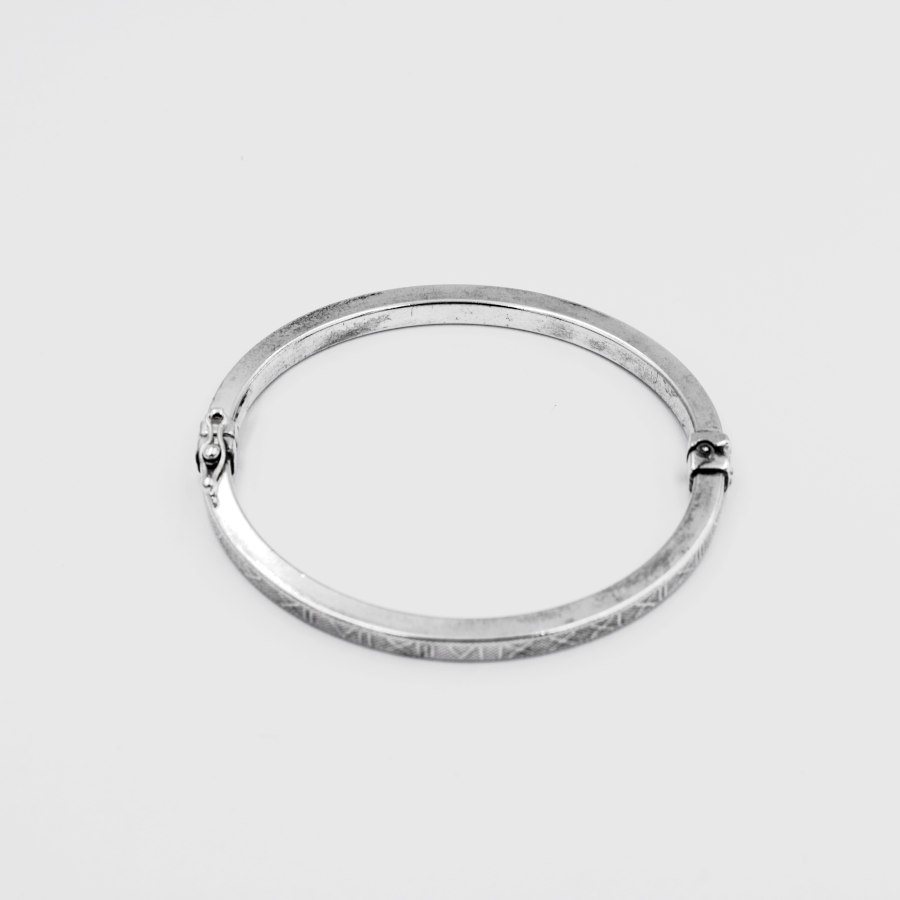Pulsera rígida ovalada con labrado en Plata Ley 925 - Imagen 4