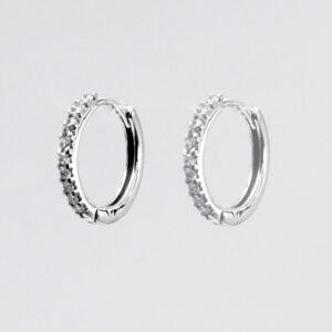 Aros medianos con mitad de Circonitas y Cierre Clip en Plata Ley