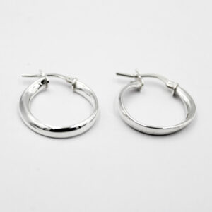 Aros de Plata medianos de forma irregular con hilo torcido